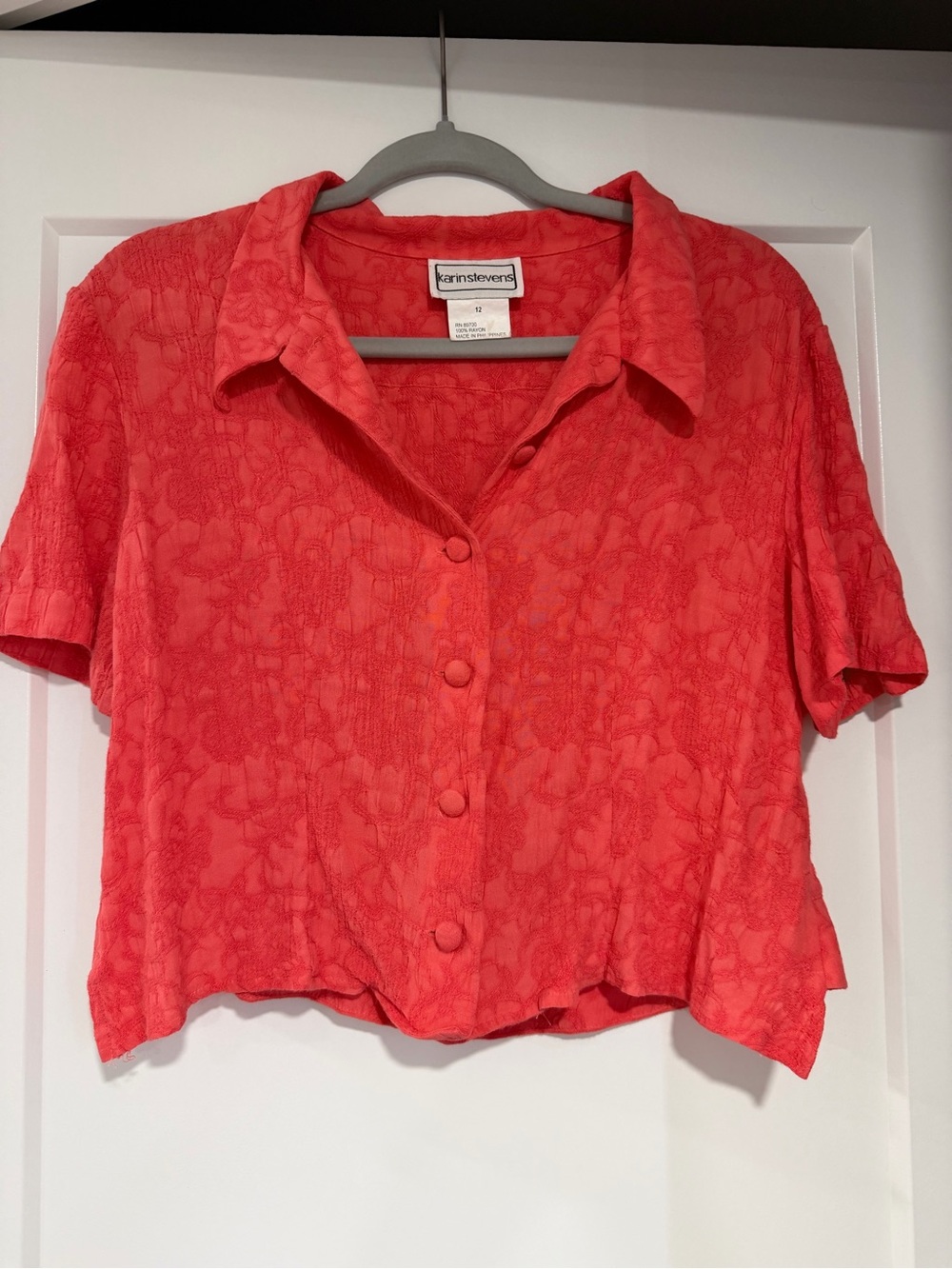 VINTAGE Karin Stevens Coral Button-Front Crop Top